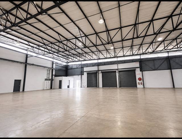 2,348M² WAREHOUSE TO LET IN LONGMEADOW
